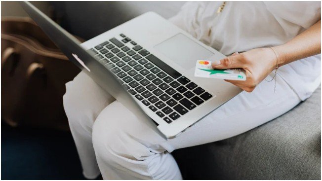 Key Considerations When Booking Eye Tests Online