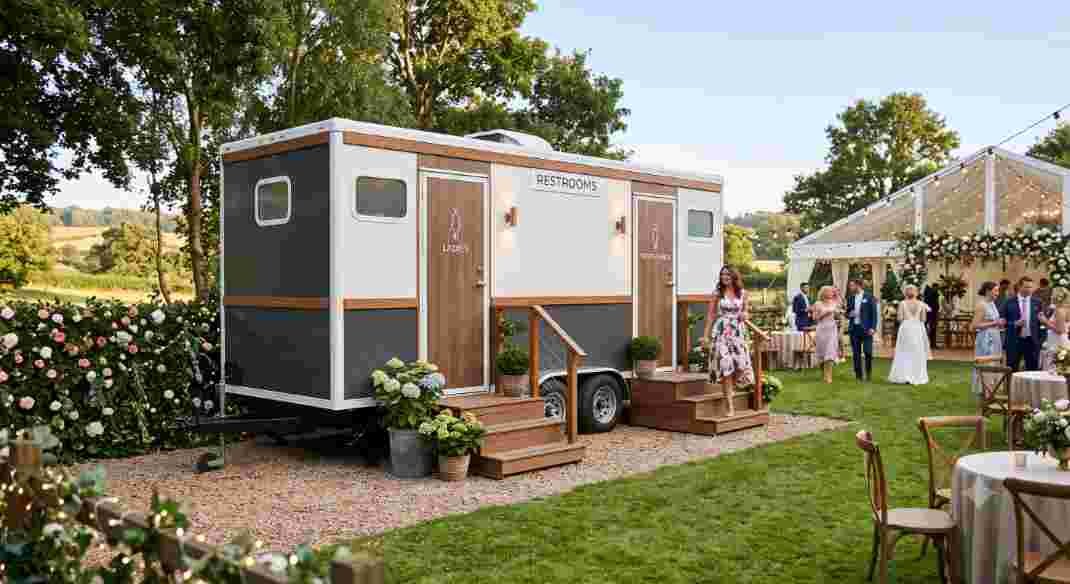How Luxury Portable Restrooms Keep Outdoor Wedding Guests Comfortable and On-Site Longer